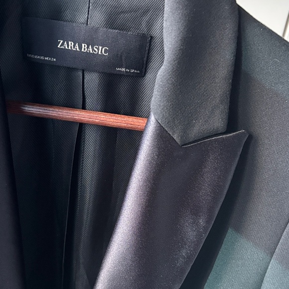 Zara BLACK Blazer with SATIN Lapel,Pocket,Button Accents✨ - Picture 3 of 5